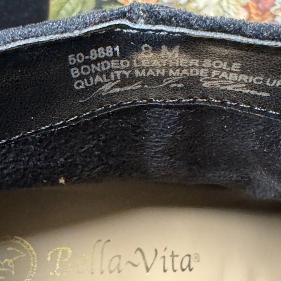 Bella Vita Black velveteen booties stacked heel size 8 M - Picture 3 of 5